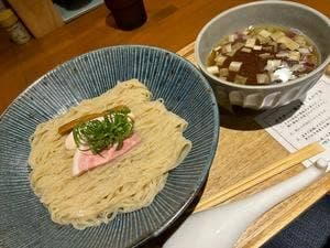 間借り麺業 あらや識