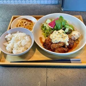 Pitan BISTRO and CAKES