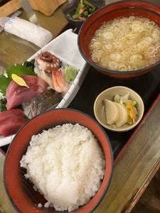 かに海鮮問屋 魚どん亭