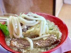 煮豚月見うどん 中西製作所
