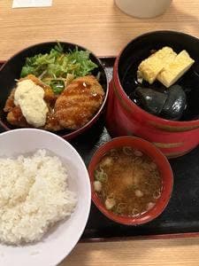 生本まぐろ へぎそば 炉端焼 魚然