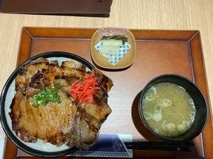 豚味噌丼お食事処 秩父新世界