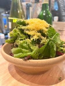 salut ワインバー&カフェ