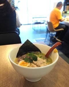 博多水炊きらぁめん