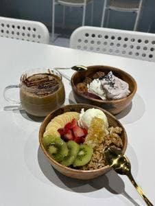 PLUSグリークヨーグルト×アサイボール 大阪中崎町店