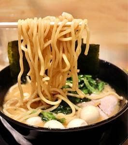 濃厚豚骨醤油ラーメンふじ家