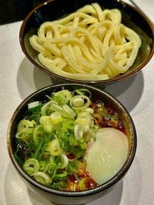 肉汁うどんかんだ屋 神田本店
