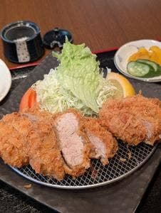 とんかつ なか山