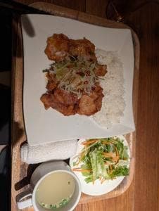 湯島大衆バル 鶏ットリア