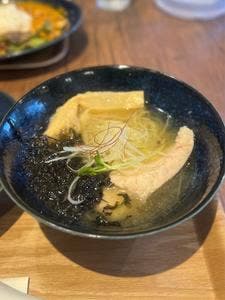 でやんす
