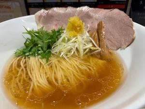醤油らーめん ピース 豊中店