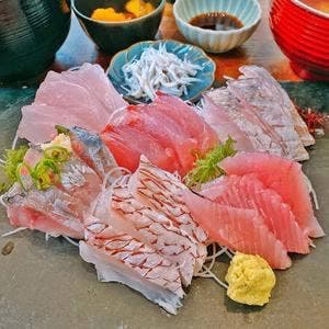 平塚漁港の食堂