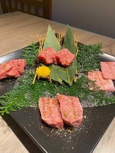 にくといろ