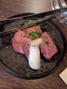炭火焼肉 白山