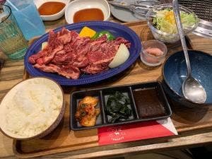 焼肉ばーる やま龍