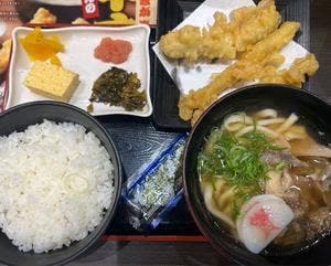 資さんうどん 上津バイパス店
