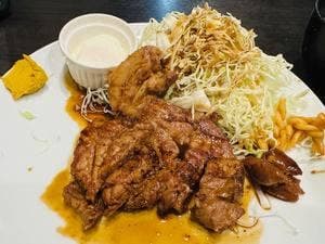 HONMACHI豚テキ×昭和ホルモン焼肉てんぐ屋 本町