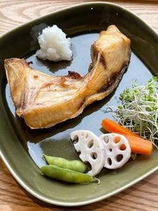 ごはんと魚 うしおや