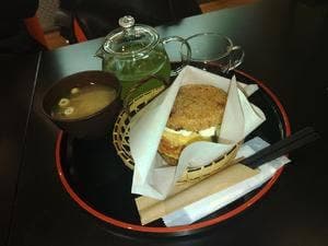 comecome BURGER 博多駅前店