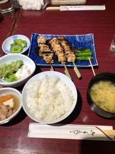 坂途中の焼き鳥屋 くら