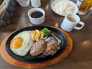 鉄板ハンバーグDining ニシエヒガシエ