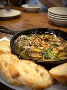 銀座でワイン。