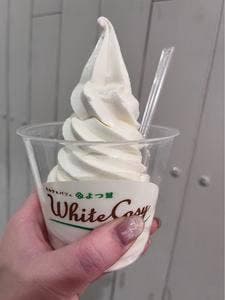 ミルク＆パフェよつ葉 ホワイトコージ 新千歳空港店