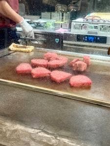 福井肉食堂 くるふ駅店