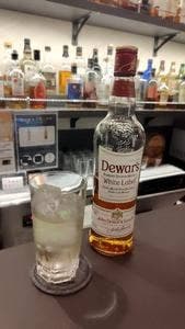 お酒の美術館 三宮店