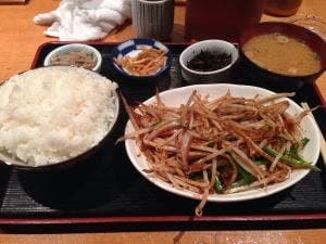 まるに