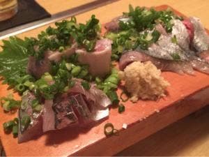 華