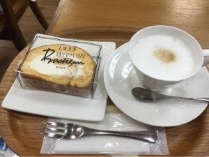 MJ BOOK CAFE