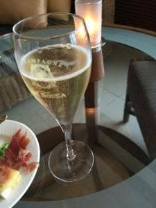 ライブラリー ラウンジ&バー ザ・テラスクラブ アット ブセナ