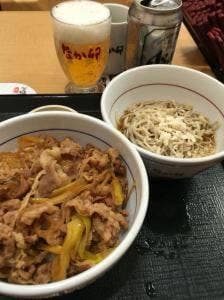 なか卯 四谷三丁目店