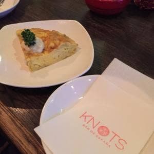 スペイン風立ち飲み KNOTS