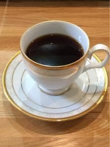 小さなカフェ 芽衣
