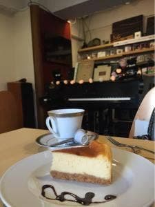 Cafe Takagi Klavier