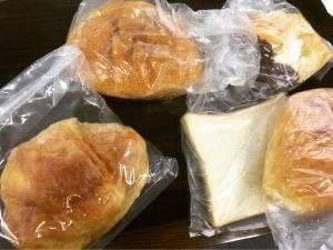 焼きたてのパン マドンナ