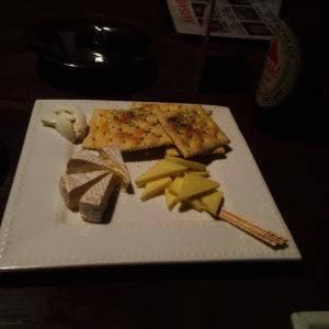 BEER & SAUSAGE BAR BORDER