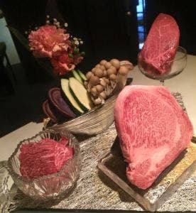 炭火焼肉栄亭