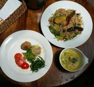 フーズ&ギャラリー Weed