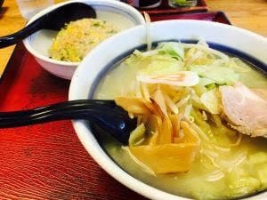 8番らーめん 中川原店