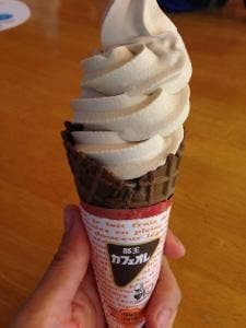 アイスクリームのツースリー道の駅安達店