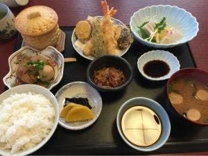 日本料理 里川海