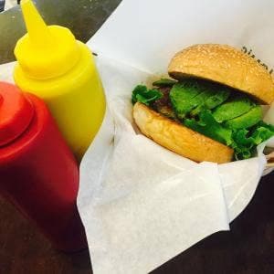 フレッシュネスバーガー マリタイムプラザ店