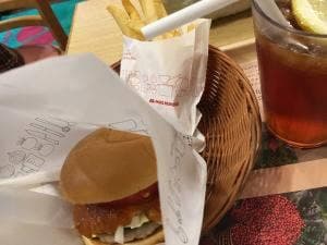 モスバーガー 大倉山店