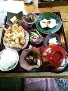 お食事と陶器と小物のお店 麻里花