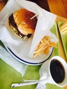 T-1’s バーガーカフェ