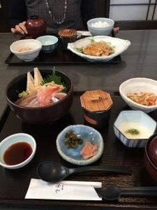 湊や
