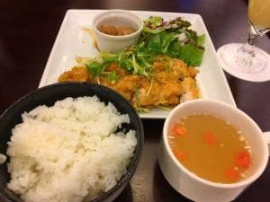 パレスへいあん ラウンジまろうど